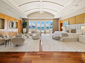 5940 N Bay Rd, Miami Beach FL 33140