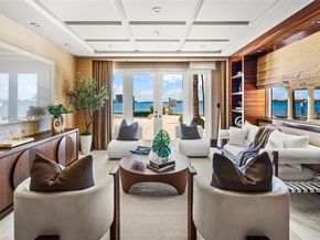 5940 N Bay Rd, Miami Beach FL 33140