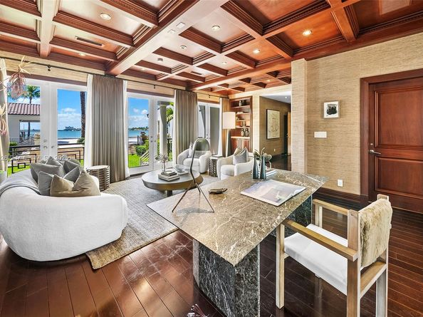 5940 N Bay Rd, Miami Beach FL 33140