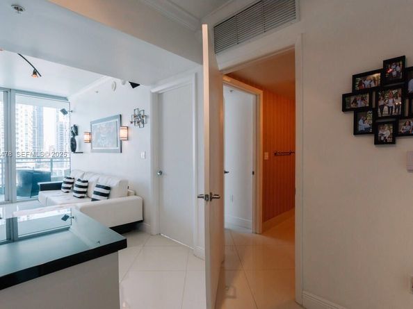 92 SW 3RD St 1512, Miami FL 33130