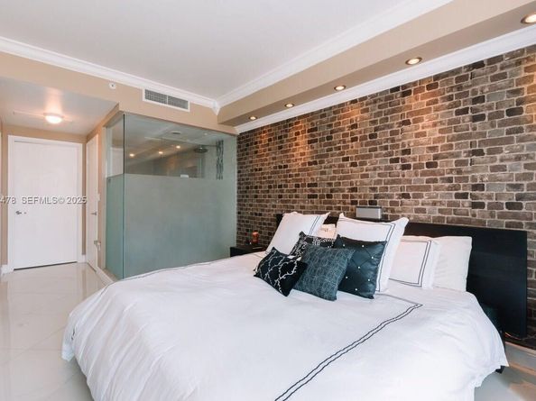 92 SW 3RD St 1512, Miami FL 33130