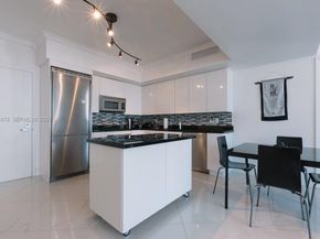 92 SW 3RD St 1512, Miami FL 33130