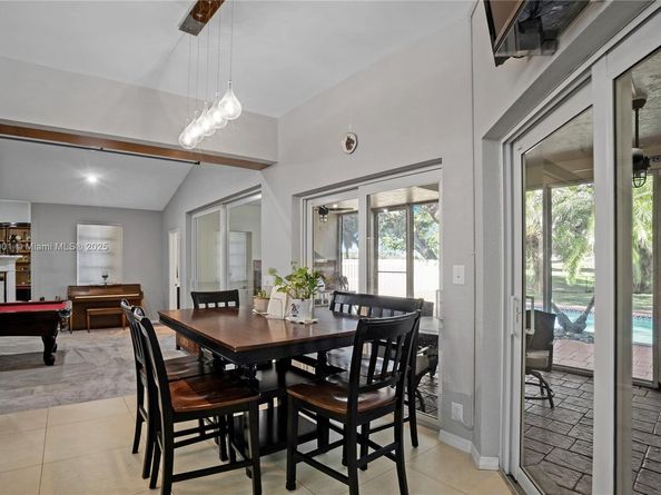 1031 SW 91st Ave, Plantation FL 33324