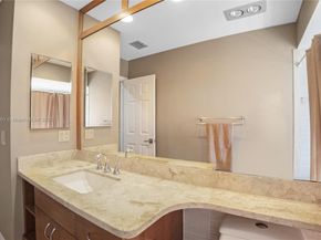 1031 SW 91st Ave, Plantation FL 33324