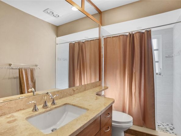 1031 SW 91st Ave, Plantation FL 33324