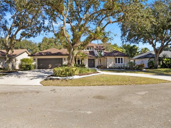 1031 SW 91st Ave, Plantation FL 33324