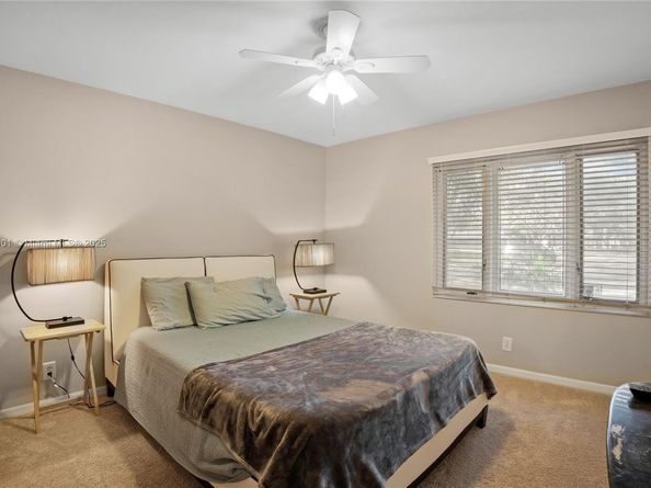 1031 SW 91st Ave, Plantation FL 33324