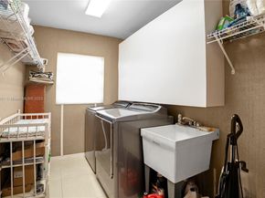 1031 SW 91st Ave, Plantation FL 33324