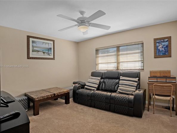 1031 SW 91st Ave, Plantation FL 33324