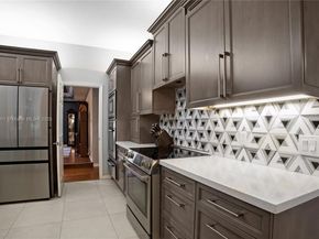 1031 SW 91st Ave, Plantation FL 33324