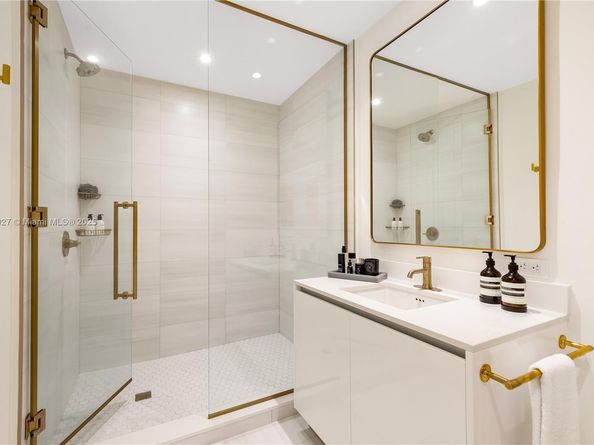 2678 Tigertail Ave 302, Coconut Grove FL 33133
