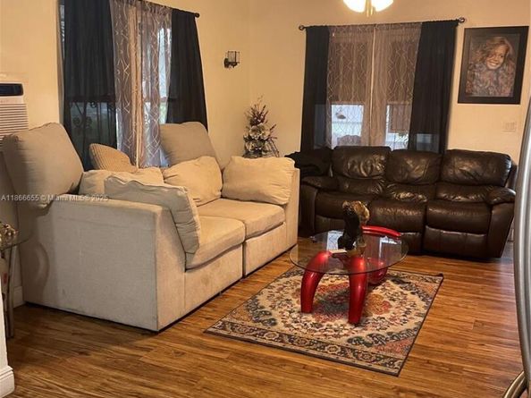 404 NW 23rd Ct, Miami FL 33125