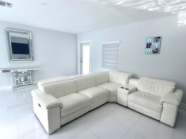 14401 Boggs Dr, Miami FL 33176