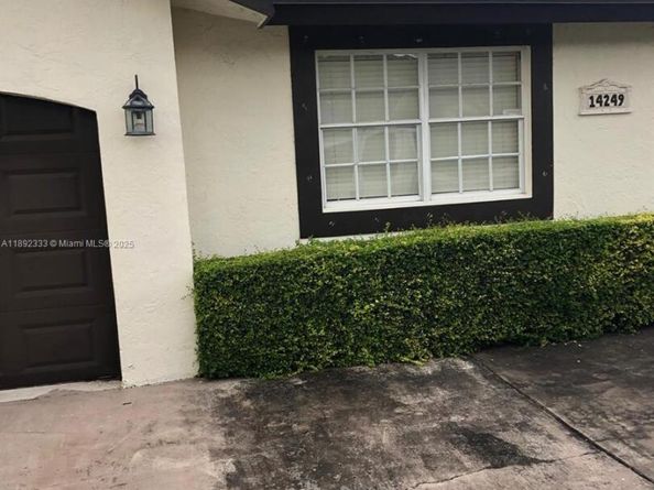 14249 SW 103rd Ter, Miami FL 33186