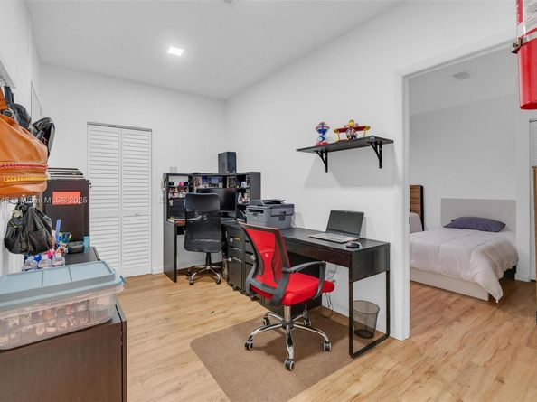 362 Bridgeton Rd, Weston FL 33326