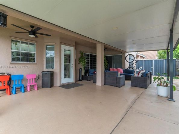 362 Bridgeton Rd, Weston FL 33326