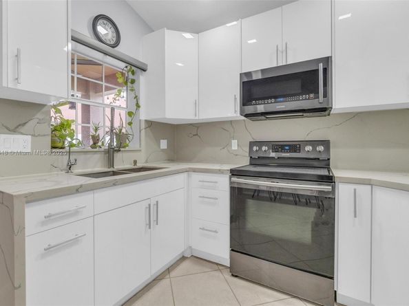 362 Bridgeton Rd, Weston FL 33326