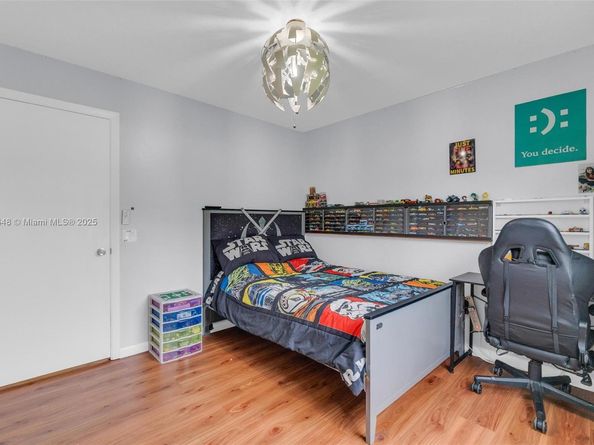 362 Bridgeton Rd, Weston FL 33326