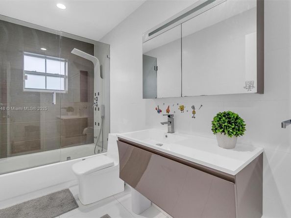 362 Bridgeton Rd, Weston FL 33326