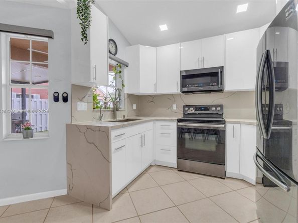 362 Bridgeton Rd, Weston FL 33326