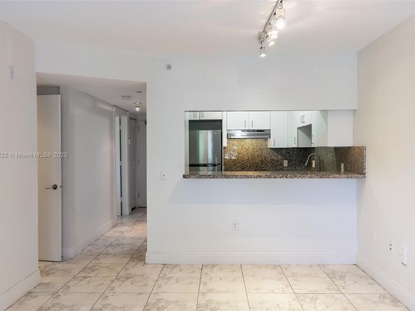 1060 NW 7th St 101, Miami FL 33136