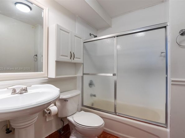1060 NW 7th St 101, Miami FL 33136