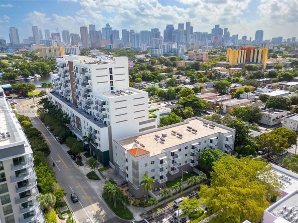 1060 NW 7th St 101, Miami FL 33136