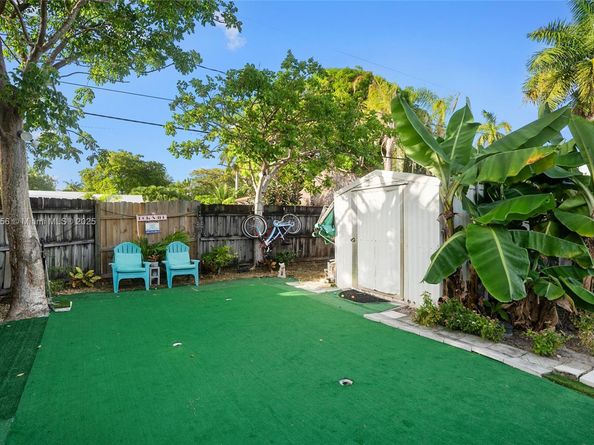 1611 Mayo St, Hollywood FL 33020