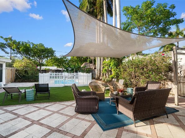 1611 Mayo St, Hollywood FL 33020