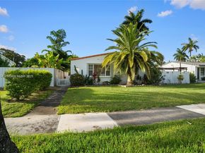 1611 Mayo St, Hollywood FL 33020