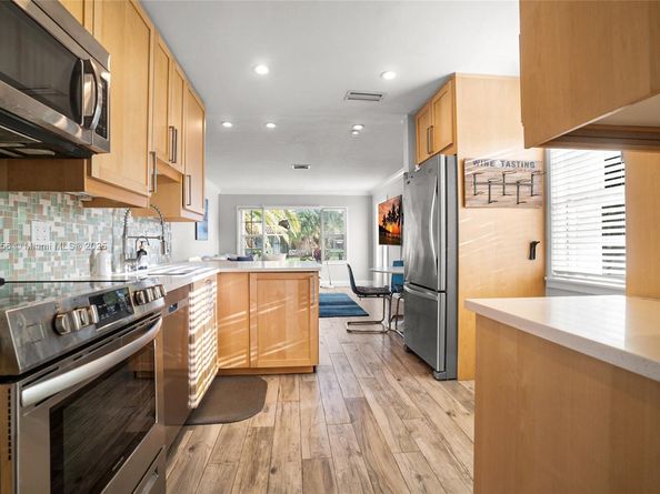 1611 Mayo St, Hollywood FL 33020