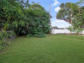 2951 NW 57th St, Miami FL 33142