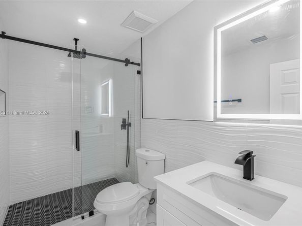 2901 SW 92nd Ave, Miami FL 33165