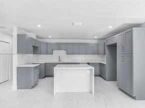 2901 SW 92nd Ave, Miami FL 33165