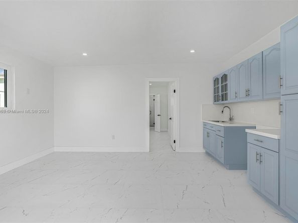 2901 SW 92nd Ave, Miami FL 33165