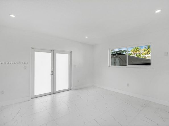 2901 SW 92nd Ave, Miami FL 33165