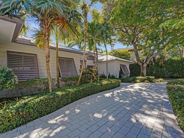 1206 E Lake Dr, Fort Lauderdale FL 33316