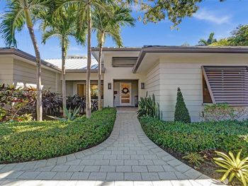 1206 E Lake Dr