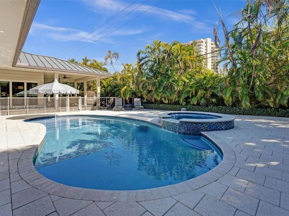 1206 E Lake Dr, Fort Lauderdale FL 33316