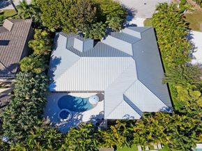 1206 E Lake Dr, Fort Lauderdale FL 33316