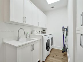 1206 E Lake Dr, Fort Lauderdale FL 33316
