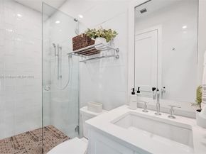 1206 E Lake Dr, Fort Lauderdale FL 33316