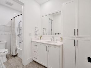 1206 E Lake Dr, Fort Lauderdale FL 33316