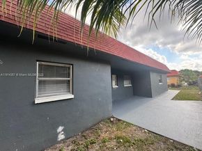 7810 SW 10th St, North Lauderdale FL 33068