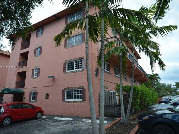 680 Tennis Club Dr 107, Fort Lauderdale FL 33311