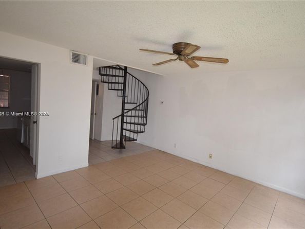 680 Tennis Club Dr 107, Fort Lauderdale FL 33311