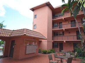 680 Tennis Club Dr 107, Fort Lauderdale FL 33311