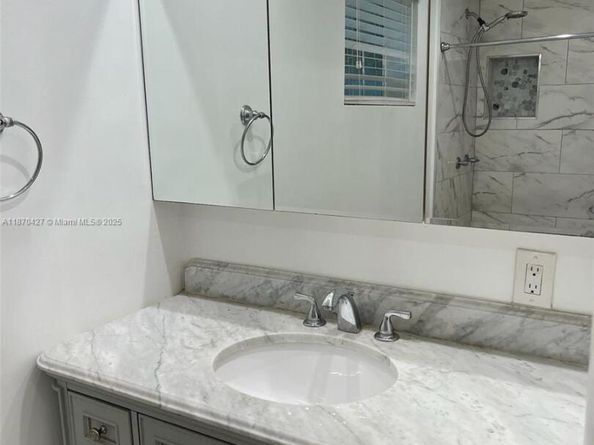 6321 Farragut St, Hollywood FL 33024