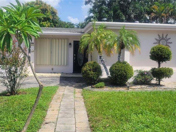 6321 Farragut St, Hollywood FL 33024