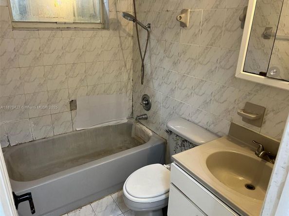 6321 Farragut St, Hollywood FL 33024